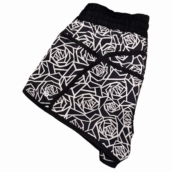 Lululemon Tracker Short III 4-way Stretch Posey Black/White Size 4 - Image 7