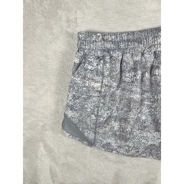 Lululemon Hotty Hot Short II 4" LR 10 Frozen Vista Alpine White Arctic Grey - Image 10