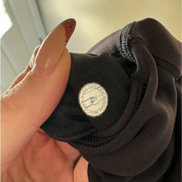 Lululemon Wunder Train leggings 25” HR size‎ 4 in black - Image 6