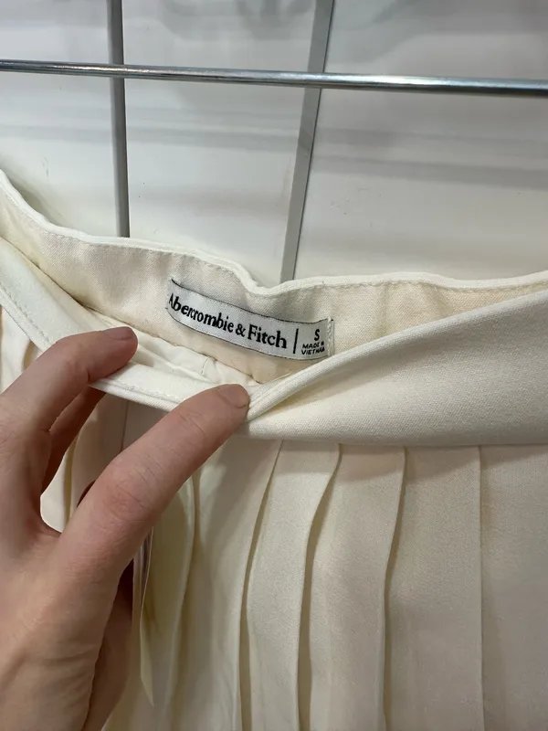 Abercrombie Pleated Wrap Mini Skort Cream - Image 6