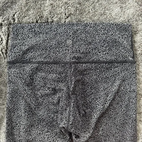 Lululemon Wunder Under Hi-Rise 1/2 Tight Sz 8 - Image 8