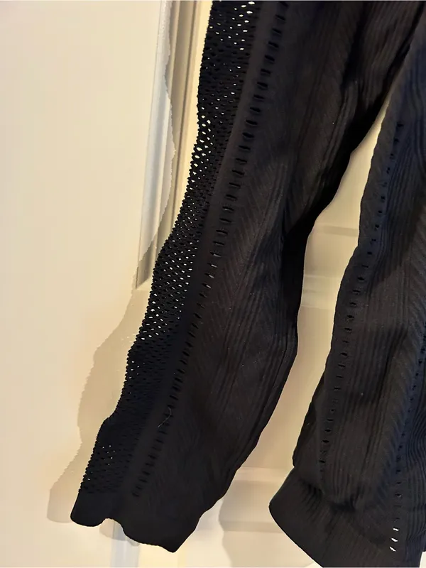 Athleta Oxygen Mesh Top Black Size XS - Image 7