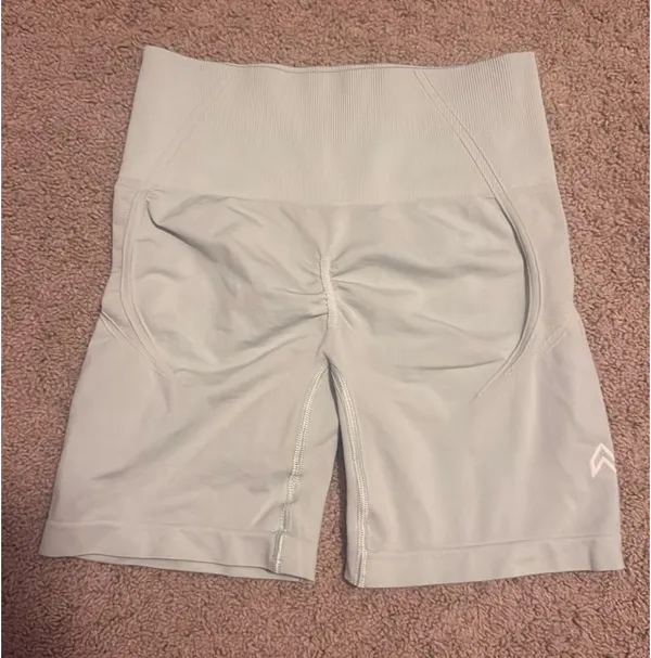 Green workout shorts Size XS - Image 2