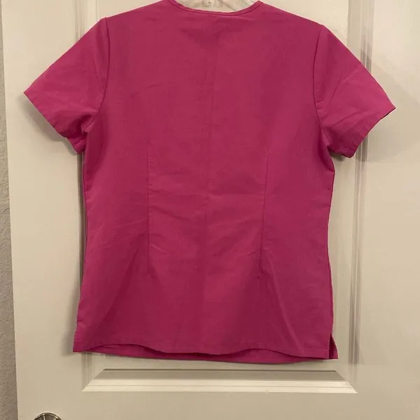 Figs scrub top size small - Image 4