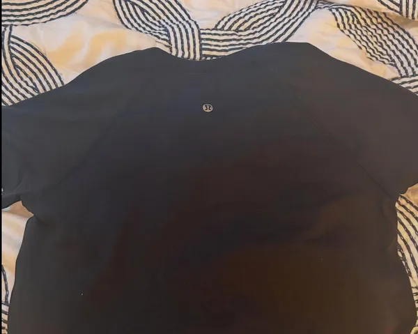 Lululemon Swiftly Tech Short Sleeve Shirt - Image 2