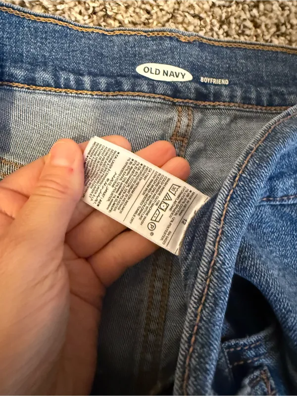 Old navy frayed hem jean shorts 12 - Image 3