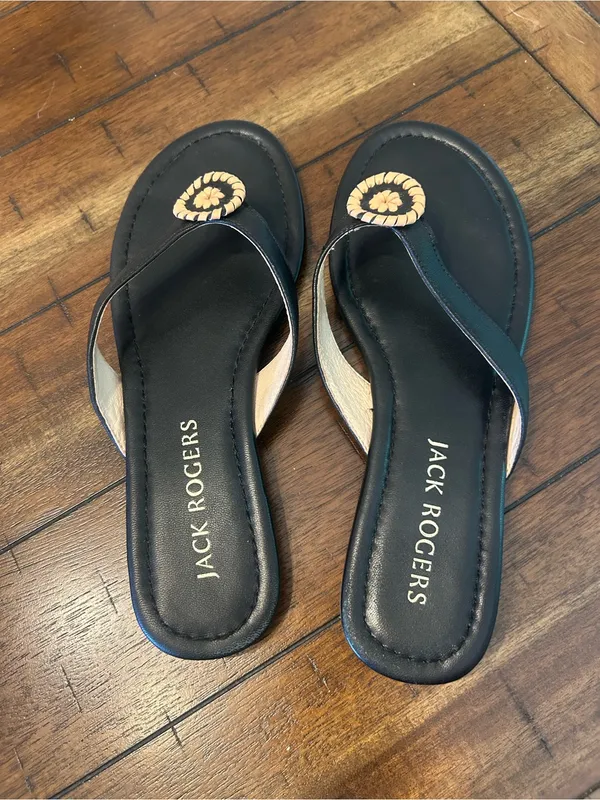Jack Rogers Black Leather Thong Sandals with Woven Medallion Size 9.5 - Image 3