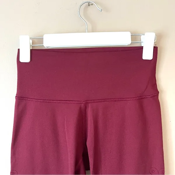 AERIE | Burgundy High Waisted Floral Embroidered Fleece Lined Leggings Sz M - Image 3