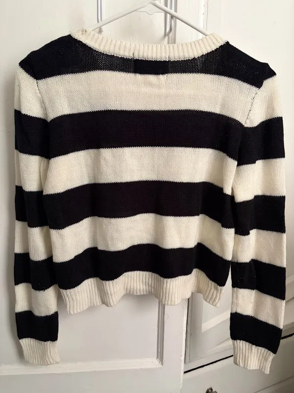 Ambiance Black and Cream Striped Crewneck Sweater Size Small - Image 8