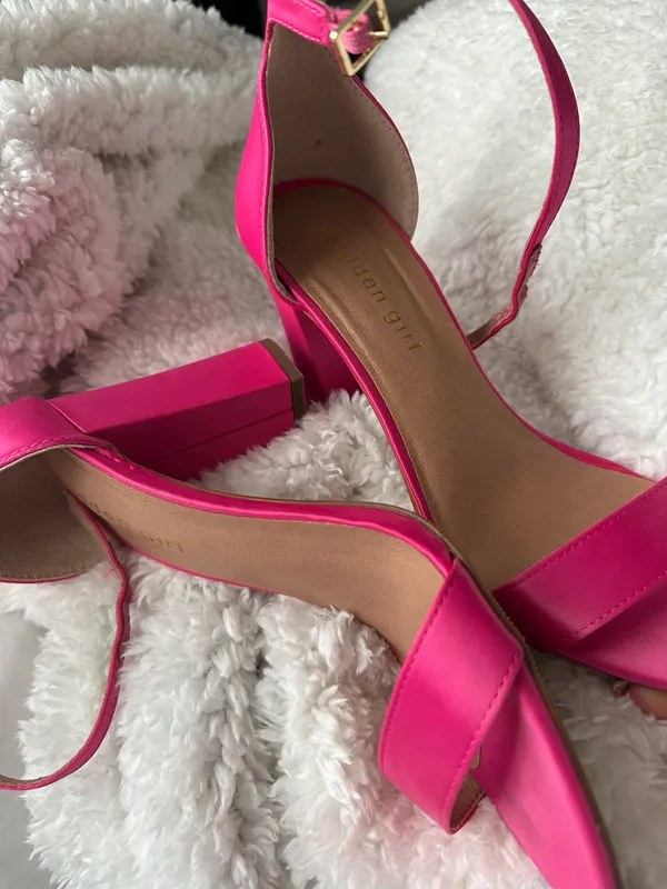 Madden Girl Hot Pink Heels - Image 2
