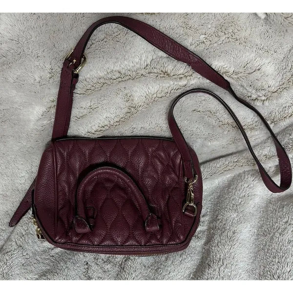 Vera Bradley Mini Crossbody Handbag "Marlo" Quilted Leather in Claret (wine) EUC - Image 2