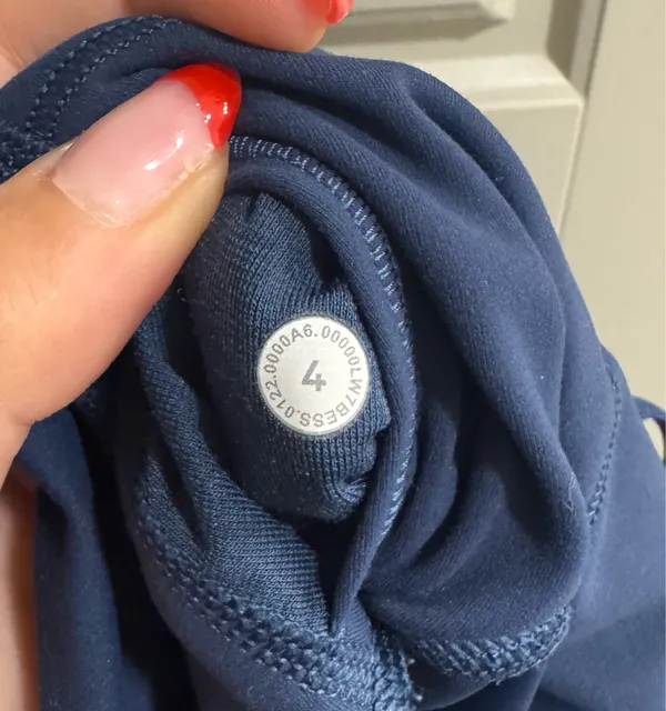 Lululemon Wunder Under Biker 6" Shorts - Image 2
