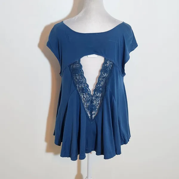 Free People Blue Short Sleeve Top with Cutout Lace Back NWT Size Medium - Image 6