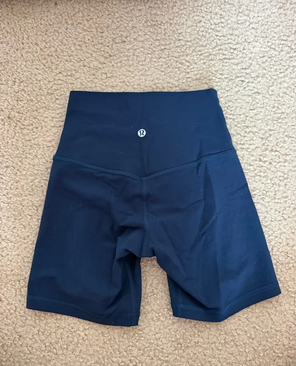 Lululemon Shorts Align 4" - Image 2