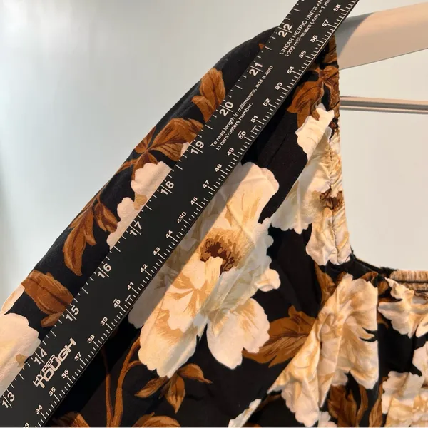 Old Navy Black and White Floral Long Sleeve Dress - Image 8