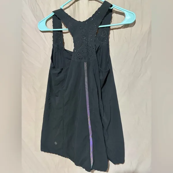 Lululemon tank top - Image 2