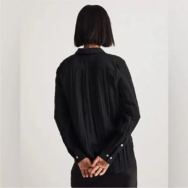 Madewell Black Crinkled Button-Up Shirt Size Medium - Image 3
