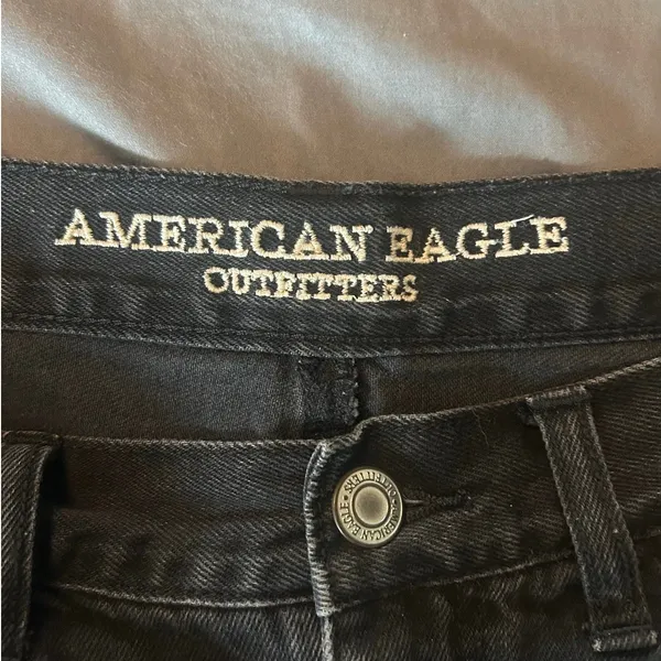 American Eagle Black Mom Jean Shorts - Size 4 - Image 4