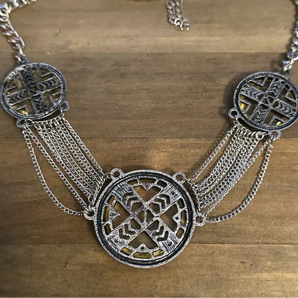 Medallion statement swag necklace - Image 3