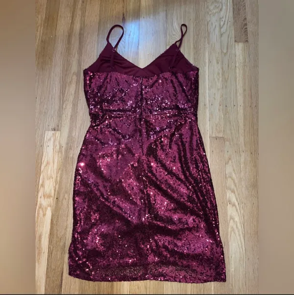 Maroon Bodycon Dress - Image 3
