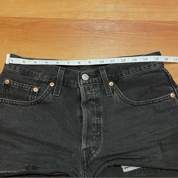 Levi's 501 Mid-Rise Shorts - Image 4