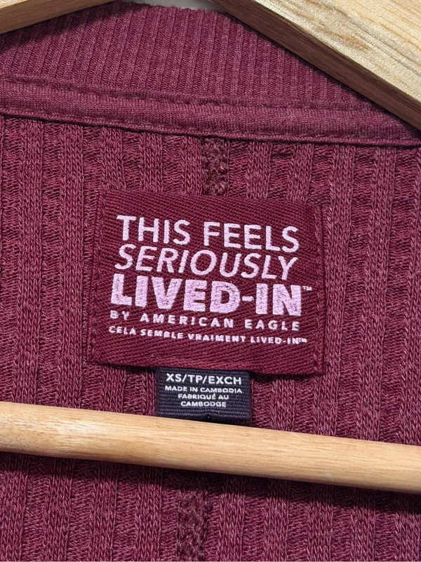 AE This Feels Lived In Hug Waffle Crew Neck Sweatshirt Burgundy Size XS Oversize - Image 4