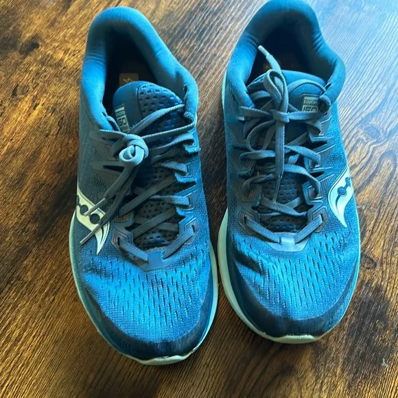 Saucony Everun size 8.5 - Image 2
