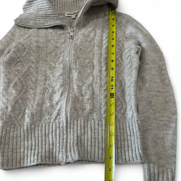 Janabelle Oatmeal Cable Knit Zip Up Cardigan Sweater Gray Size XS - Image 2