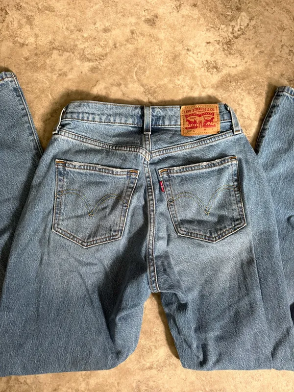 Levi's 501 blue jeans These are SO cute but they’re too small for me and I can’t return. brand new worn once. Bought for $80 - Image 2