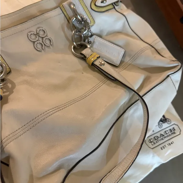 Coach Colette Leather Carryall Bag - Image 3