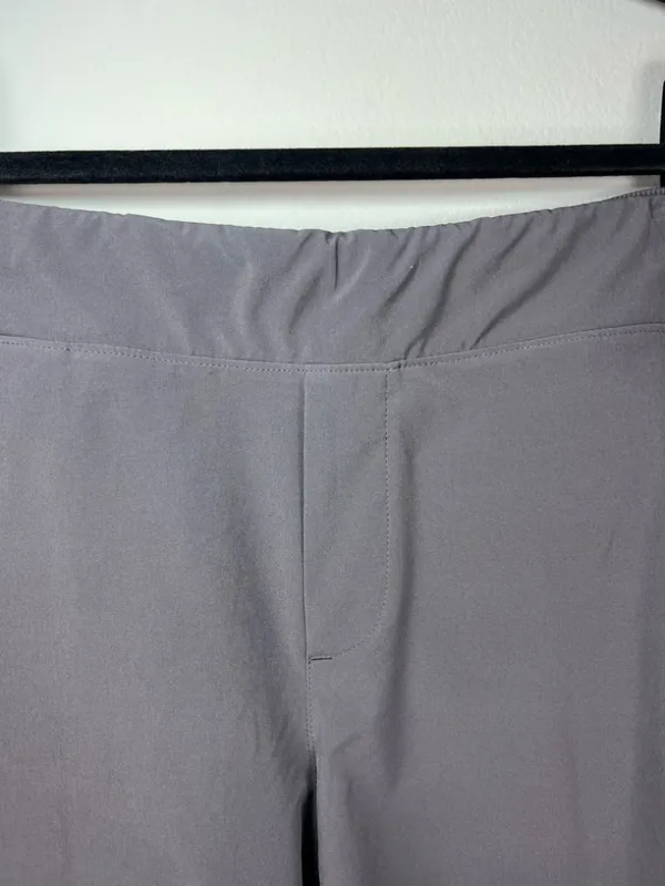 Athleta Brooklyn Shorts Silver Bells Gray Pockets Activewear Travel Hiking Sz 14 - Image 2