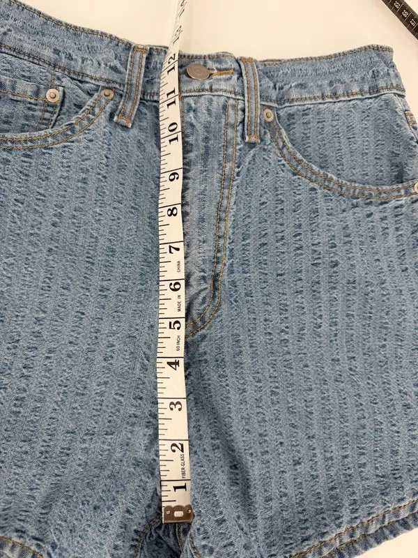 Levi's high loose mom casual cotton denim shorts - Image 9