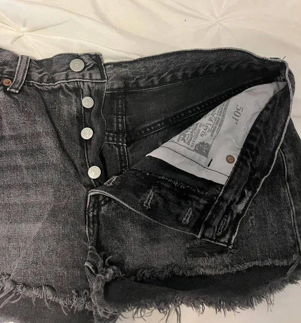 Levi’s 501 Shorts - Image 2