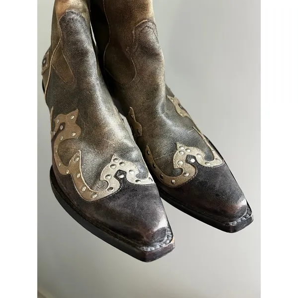 Gianni Bini Distressed Western Cowboy Boots 7.5 (fit like 6) Brown Leather Studded Rodeo Edgy - Image 3