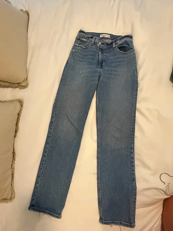 90s Straight Criss-Cross Abercrombie Jeans - Image 4