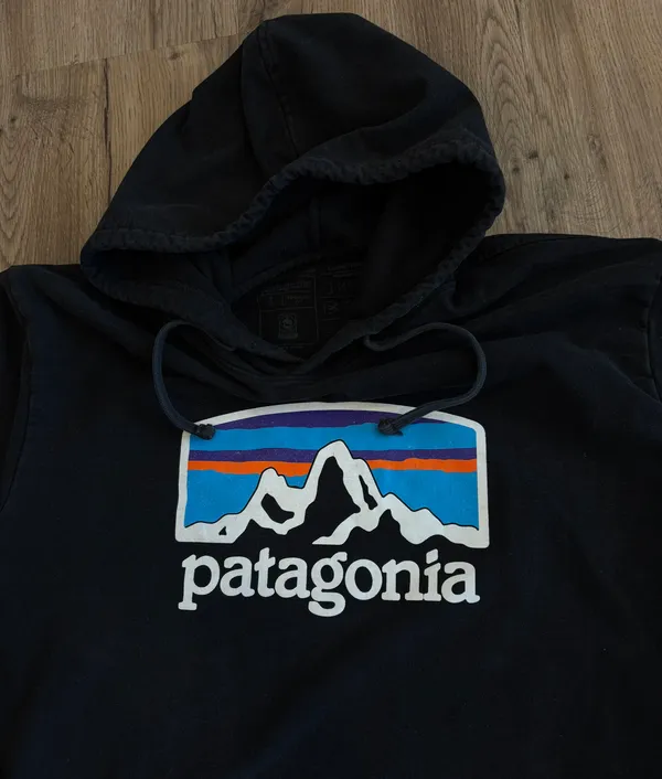 Patagonia sweatshirt - Image 2