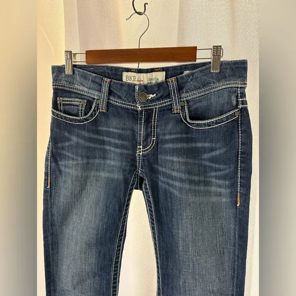 Women’s BKE STELLA Cropped Raw Hem Jeans‎ Sz 27 Fade Whisking Low Rise EUC - Image 2