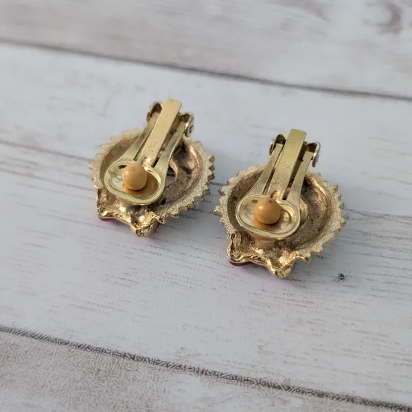 Vintage Clip On Earrings Statement Christmas Wreath Pretty 7/8" - Image 5