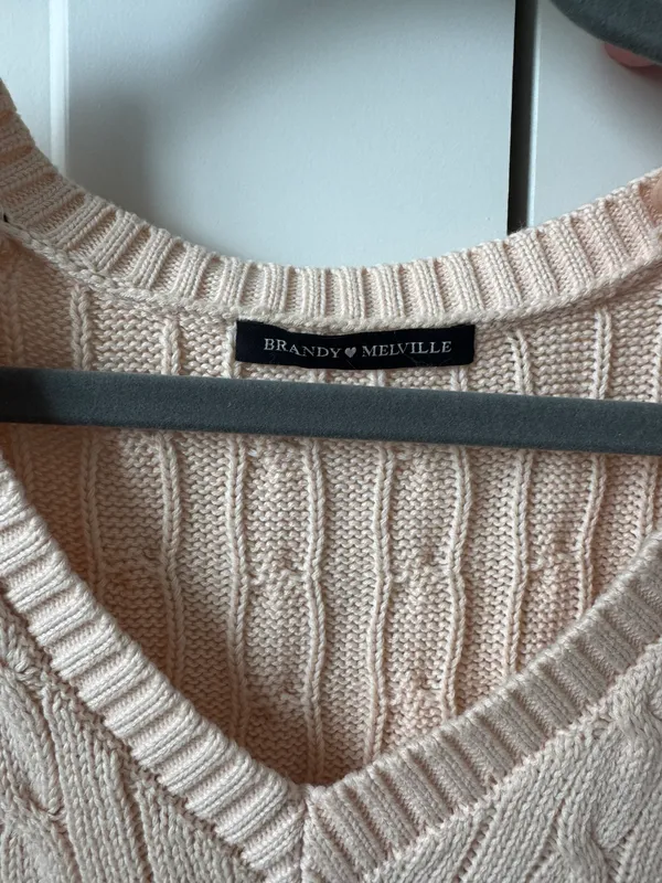 Brandy Melville Sweater - Image 3
