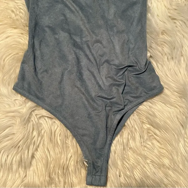 Forever‎ 21 Women's Size Small Bodysuit Mock Neck Faux Suede Light Blue Gray - Image 4