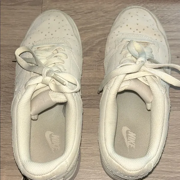 Nike Cream Casual Sneakers - Image 4