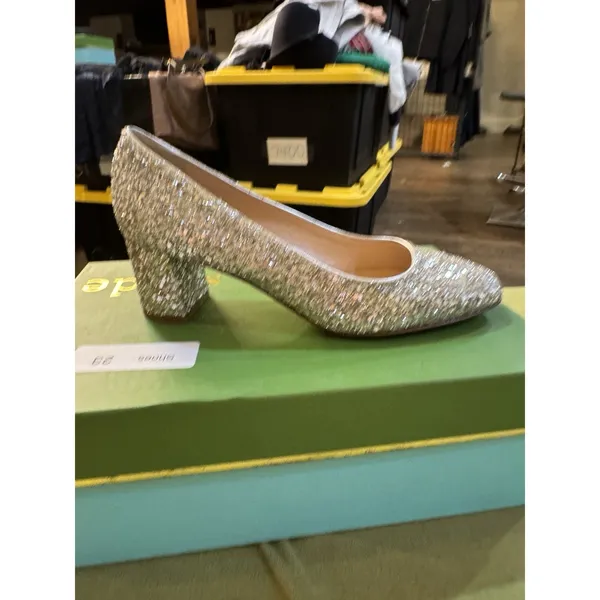 Kate Spade Dolores Silver‎ Gold Glitter Block Heel Pumps Women Size 6 Display - Image 2