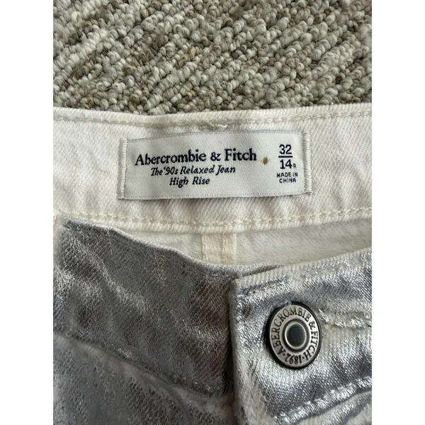 Abercrombie & Fitch Metallic Silver 90s‎ High Rise Straight Leg Coated jeans 14R - Image 3
