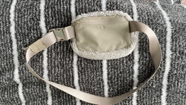 Lululemon Bag Everywhere Belt Fleece - Image 2