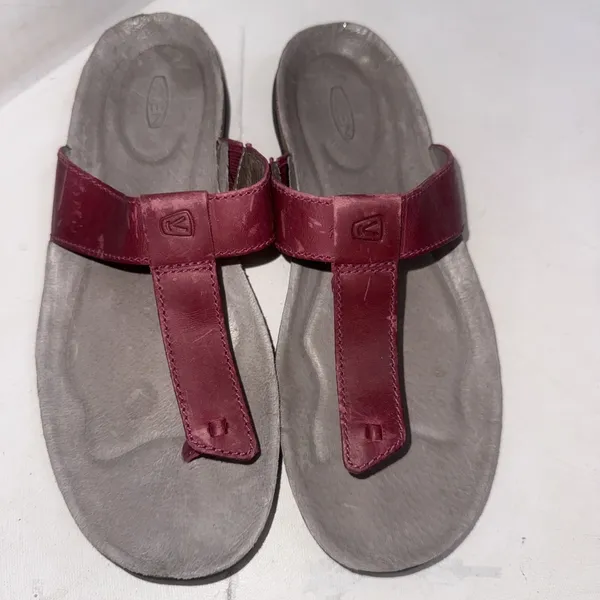 KEEN Dauntless Posted Burgundy Leather Slip On Thong Flip Flop Sandals Women 8.5 - Image 2