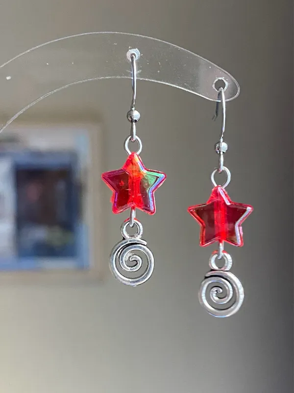 Handmade star & swirl dangle earrings⭐️❤️ - Image 3