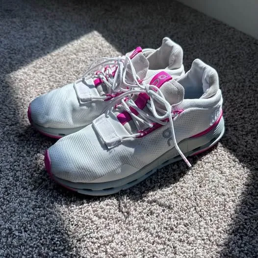 On Cloudnova 2 pink running shoes 9.5 - Image 3