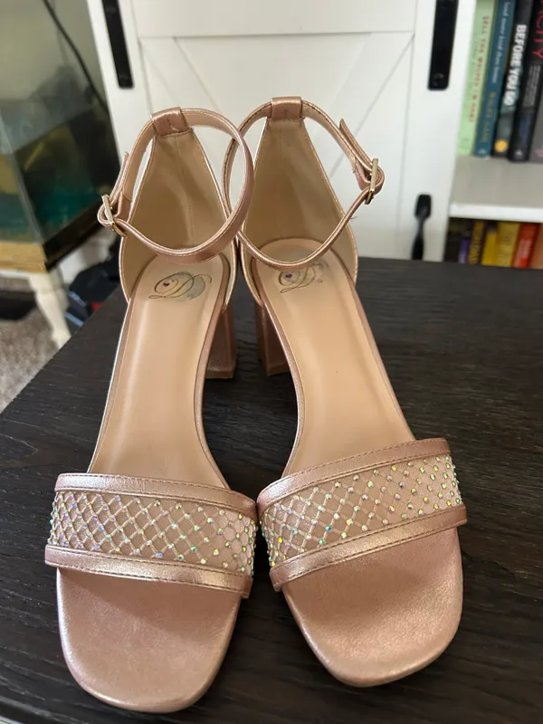 Sparkly Gold Heels Size 7.5 - Image 2