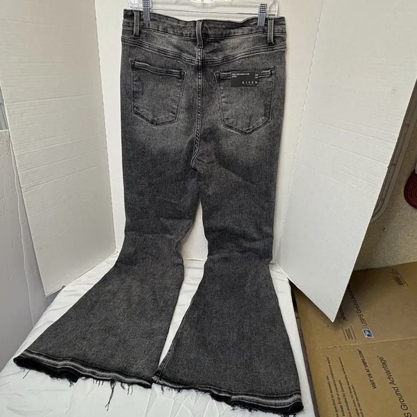 Risen Women's High Rise Distressed Raw Hem Flare Jeans 32/15 NWT - Image 5