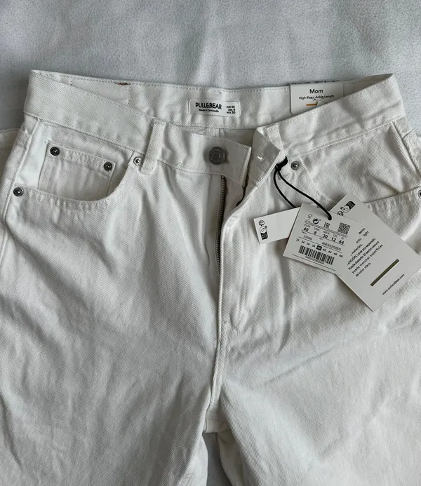 White Ankle Length Mom Jeans Size 8 - Image 2